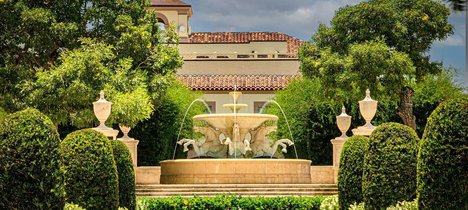 What a luxury villa actually earns, by destination